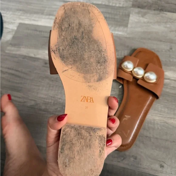 Zara Stylish Brown Pearl-Accent Slide Sandals - Picture 4 of 4